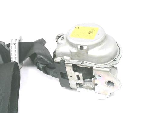 front-right-seatbelt-fiat-500x-334_-2014-39171222 main image