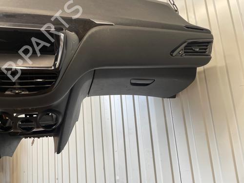 Used Dashboard Dashboard PEUGEOT 208 I (CA_, CC_) 1.4 HDi (68 hp) 33990148 33990148