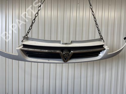 Used Grille OPEL VIVARO A Van (X83) 1.9 DTI (F7) (101 hp) 25871161