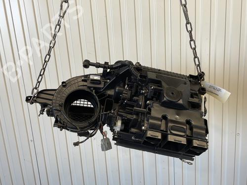 Used Heater matrix box Heater matrix box RENAULT LATITUDE (L70_) 2.0 dCi 150 (L70H) (150 hp) 25339533 25339533
