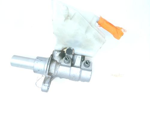 Used Brake master cylinder Brake master cylinder PEUGEOT 308 II (LB_, LP_, LW_, LH_, L3_) 1.2 THP 130 (131 hp) 24236584 24236584