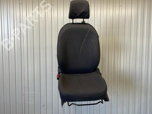 Used Left front seat Left front seat TOYOTA YARIS (_P9_) 1.4 D-4D (NLP90_, NLP90R) (90 hp) 32984124 32984124