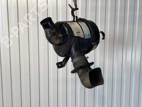 Used Air filter box TOYOTA LAND CRUISER Hardtop (_J7_) 2.4 TD (LJ70_, LJ70R) (90 hp) 27617903