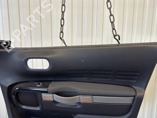 Høyre frontpanel CITROËN C4 CACTUS 1.2 VTi 82 | BP28817778C59 
