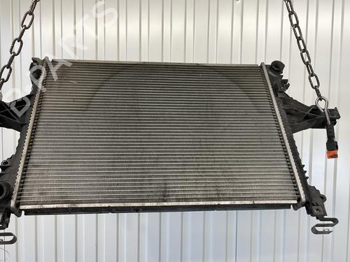 Used Water radiator Water radiator VOLVO V70 II (285) 2.4 D (126 hp) 21812014 21812014