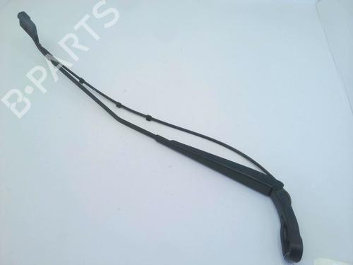 Used Front windshield wiper arm PEUGEOT 3008 II SUV (MC_, MR_, MJ_, M4_) 1.2 THP/ PureTech 130 (MRHNSM, MRHNSU, MRHNSJ, MRHNYW,... (131 hp) 29071771