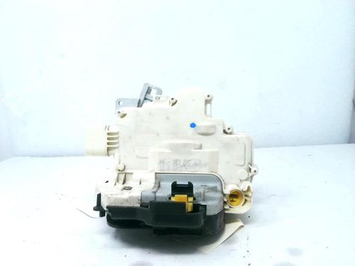 Cerradura puerta delantera izquierda AUDI A4 B7 (8EC) 2.0 TDI 16V (140 hp) 24239114