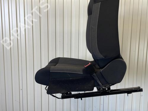 Stol høyre foran CITROËN C4 CACTUS 1.2 VTi 82 | BP28817784C16 