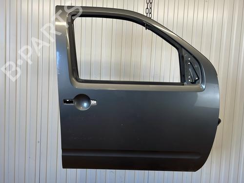 Used Right front door NISSAN PATHFINDER III (R51) 2.5 dCi 4WD (174 hp) 26237027
