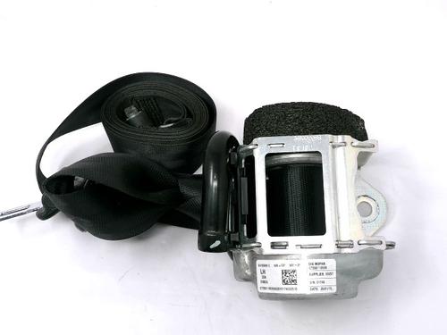 rear-left-seatbelt-fiat-500x-334_-2014-39171221 main image