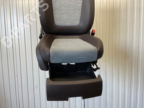 Used Right front seat Right front seat OPEL MERIVA B MPV (S10) 1.7 CDTI (75) (110 hp) 33948070 33948070