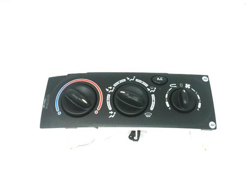 Used Climate control RENAULT SCÉNIC I MPV (JA0/1_, FA0_) 1.4 16V (JA0D, JA1H, Ja0W, JA10) (95 hp) 20913920