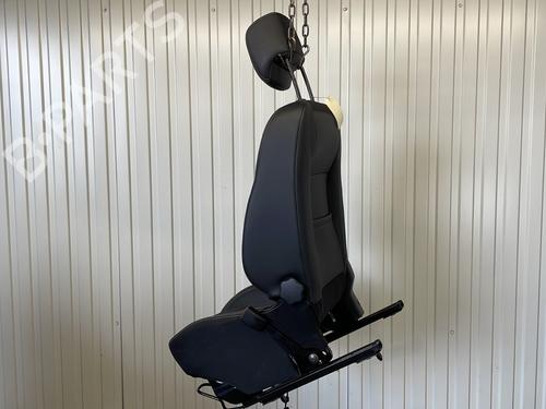 right-front-seat-renault-clio-iv-bh_-2012-2013-2014-2015-2016-2017-2018-2019-2020-2021-25738721 main image