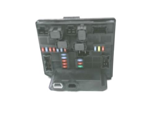 Used Fuse box Fuse box 37714805 37714805