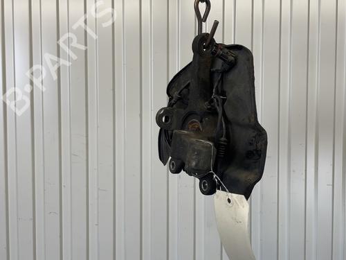 Used Right front steering knuckle Right front steering knuckle MERCEDES-BENZ B-CLASS Sports Tourer (W245) B 200 (245.233) (136 hp) 32186655 32186655