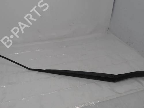 Used Front windshield wiper arm RENAULT CLIO IV (BH_) 1.5 dCi 90 (90 hp) 22100047