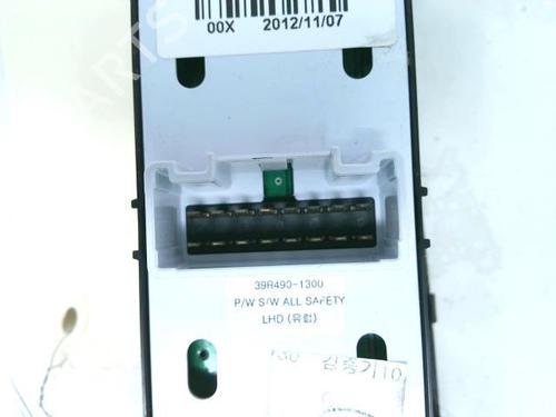 Used Left front window switch Left front window switch HYUNDAI i40 I CW (VF) 1.7 CRDi (116 hp) 20910951 20910951