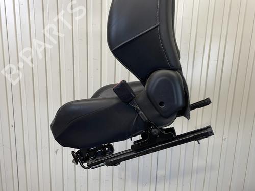 Right front seat PEUGEOT 2008 I (CU_) 1.2 VTi | BP33724040C16 - Image 5