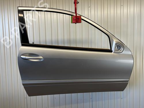 Used Right front door Right front door MERCEDES-BENZ C-CLASS Coupe (CL203) C 220 CDI (203.706) (143 hp) 33178079 33178079
