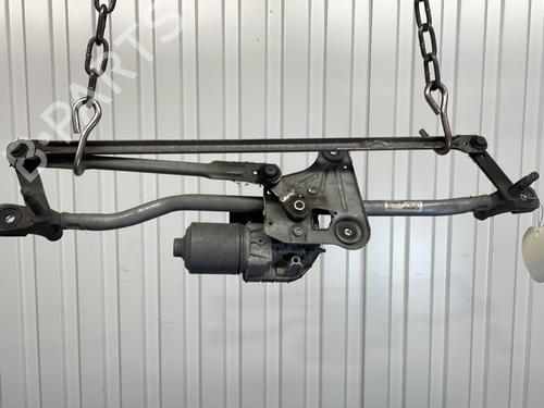 Used Front wiper motor VOLVO V60 I (155) D3 / D4 (163 hp) 21495959