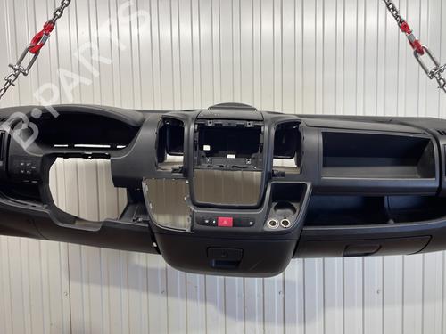 Used Dashboard PEUGEOT BOXER Van 2.2 BlueHDi 165 (165 hp) 29188778