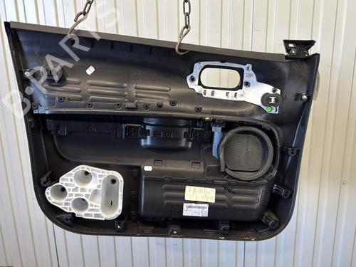 Høyre frontpanel CITROËN C4 CACTUS 1.2 VTi 82 | BP28817778C59 