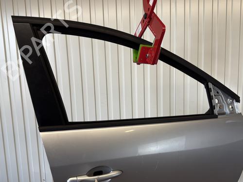 right-front-door-renault-megane-iii-hatchback-bz01_-b3_-2008-25588826 main image