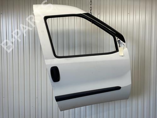 Used Right front door OPEL COMBO Box Body/MPV (X12) 1.3 CDTI (B05) (95 hp) 27384616