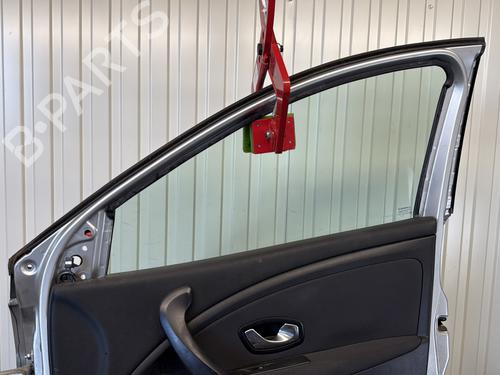 right-front-door-renault-megane-iii-hatchback-bz01_-b3_-2008-29204737 main image