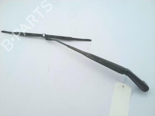 Used Front windshield wiper arm TOYOTA LAND CRUISER Hardtop (_J7_) 2.4 TD (LJ70_, LJ70R) (90 hp) 27617906