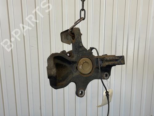 Used Right front steering knuckle Right front steering knuckle MERCEDES-BENZ SPRINTER 3,5-t Van (B906) 311 CDI (906.631, 906.633, 906.635, 906.637) (109 hp) 26213825 26213825