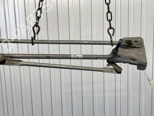 Used Front wiper motor FORD KUGA I 2.0 TDCi (140 hp) 25738655