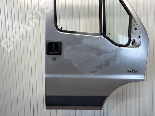 Used Right front door Right front door 21202092 21202092