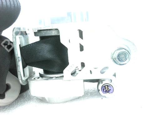 front-right-seatbelt-subaru-forester-sj_-2012-24409240 main image