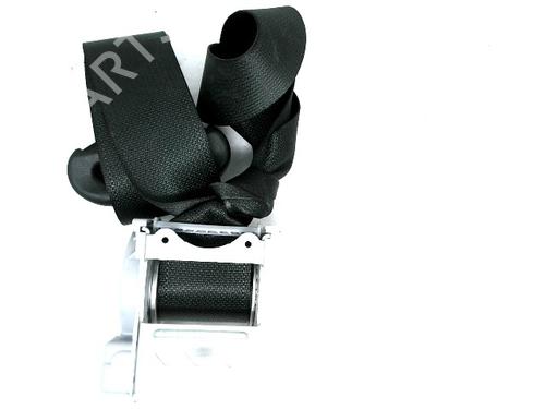 rear-right-seatbelt-toyota-aygo-_b4_-2014-29758268 main image