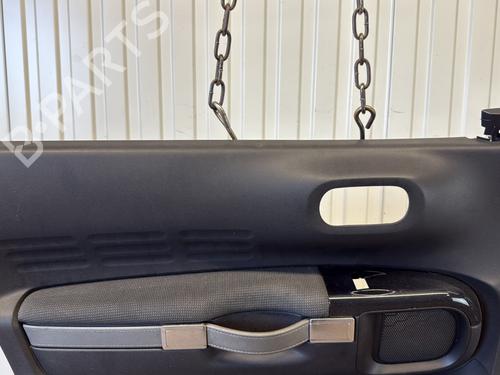 front-left-panel-citroen-c4-cactus-2014-28817779 main image