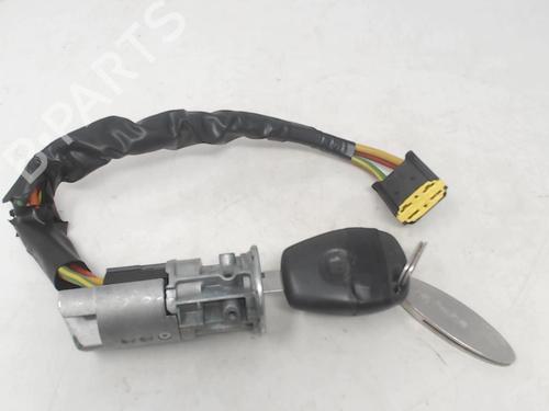 Used Ignition barrel DACIA SANDERO 1.5 dCi (88 hp) 22100386