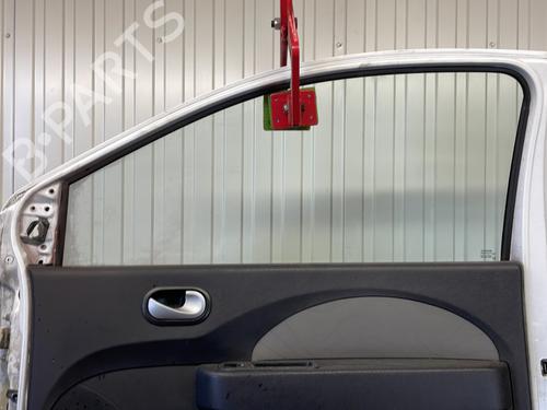 right-front-door-renault-twingo-ii-cn0_-2007-33432575 main image