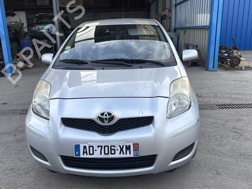 Brugte TOYOTA YARIS (_P9_) 1.4 D-4D (NLP90_, NLP90R) (90 hp) 4472409