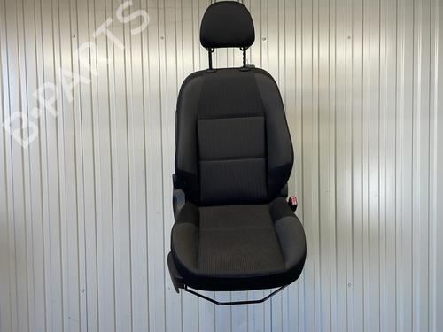 Stol høyre foran PEUGEOT 207 (WA_, WC_) 1.4 HDi (68 hp) 29513428