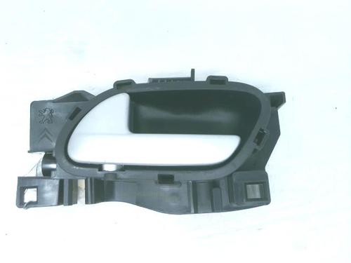 Used Front left interior door handle Front left interior door handle 22098974 22098974