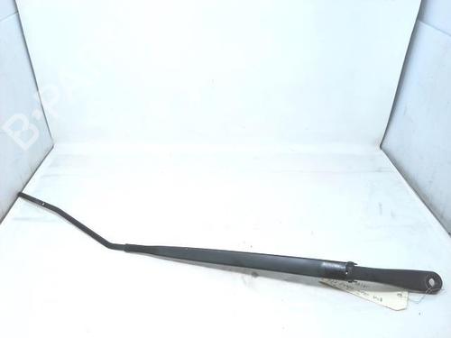 Used Front windshield wiper arm RENAULT MEGANE III Grandtour (KZ0/1) 1.5 dCi (KZ09, KZ0D, KZ1G, KZ29, KZ14, KZ1W, KZ10, KZ1F,... (110 hp) 20912567