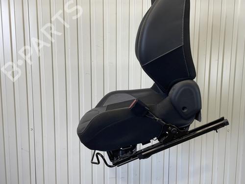 Right front seat PEUGEOT 2008 I (CU_) 1.2 THP 110 / PureTech 110 | BP30396760C16 - Image 9