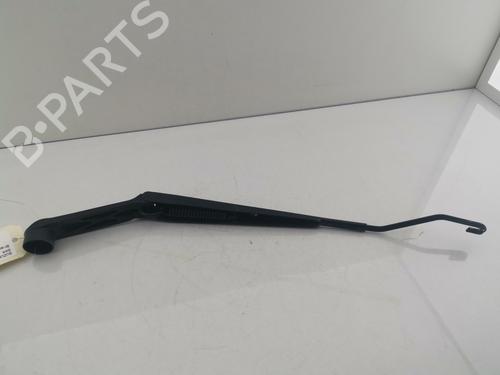 Used Front windshield wiper arm SUZUKI SX4 S-Cross (JY) 1.6 AllGrip (AKK 416) (120 hp) 29847777
