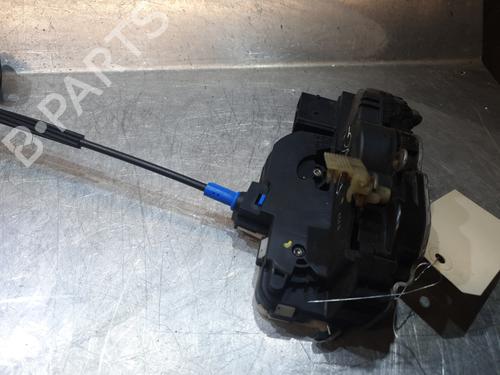 Front left lock OPEL ASTRA J (P10) 2.0 CDTI (68) 13579522