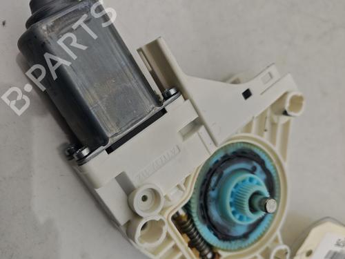 Rudehejsemotor forskærm venstre AUDI Q3 (8UB, 8UG) 2.0 TFSI quattro (220 hp) 30300102