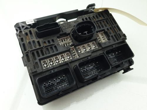 Used Fuse box Fuse box 38712089 38712089