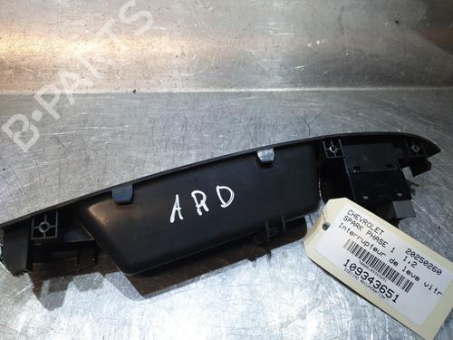 Used Right rear window switch Right rear window switch CHEVROLET SPARK (M300) 1.2 (82 hp) 27546227 27546227