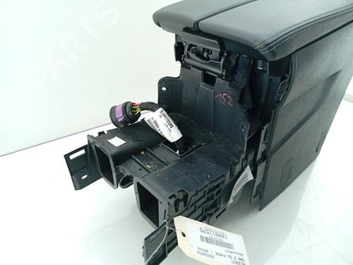 Used Armrest / Center console Armrest / Center console PEUGEOT 508 SW II (FC_, FJ_, F4_) PSE Hybrid4 360 (F45GBT) (360 hp) 32212038 32212038