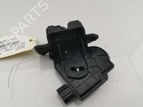 Used Tailgate lock TOYOTA AURIS (_E15_) 1.4 D-4D (NDE150_, NDE150R) (90 hp) 28385176